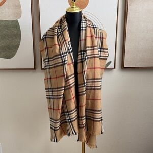 V. FRAAS Classic Tan and Black Checkered Scarf